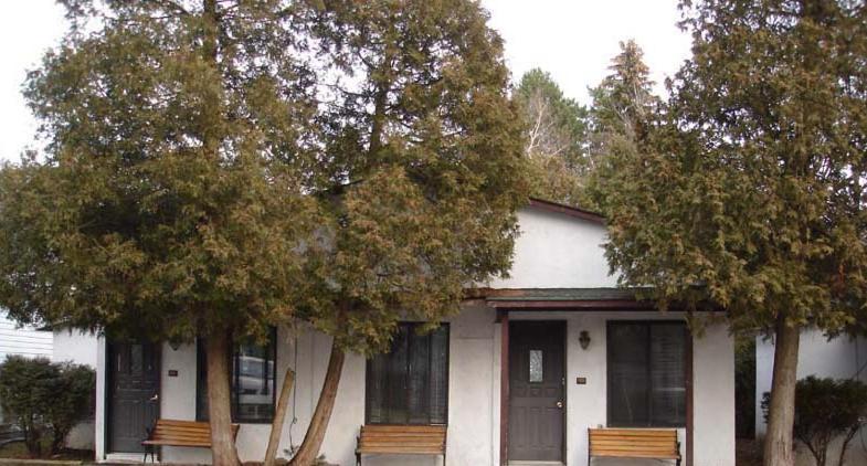 Chalet Beaconsfield Motel Bagian luar foto