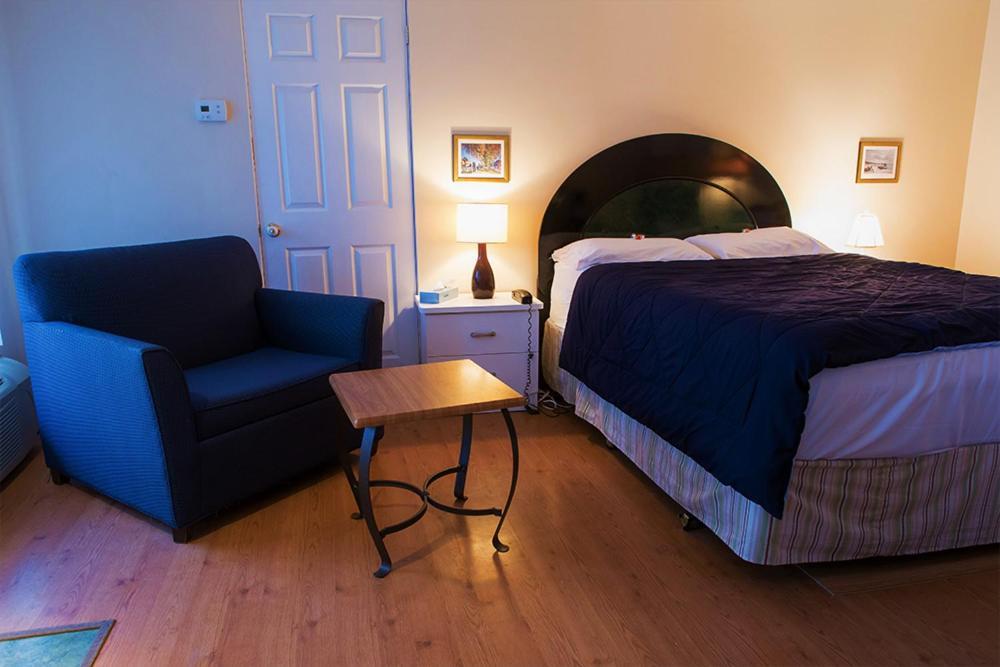 Chalet Beaconsfield Motel Bagian luar foto